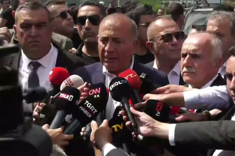Kayyım Olarak Atanmıştı! Gürsel Tekin'den CHP İstanbul İl Başkanlığı Önünde Beklenen Açıklama: 'Biz Kayyum Değiliz, Allah'tan Korkunuz Yok mu?' - Resim : 4