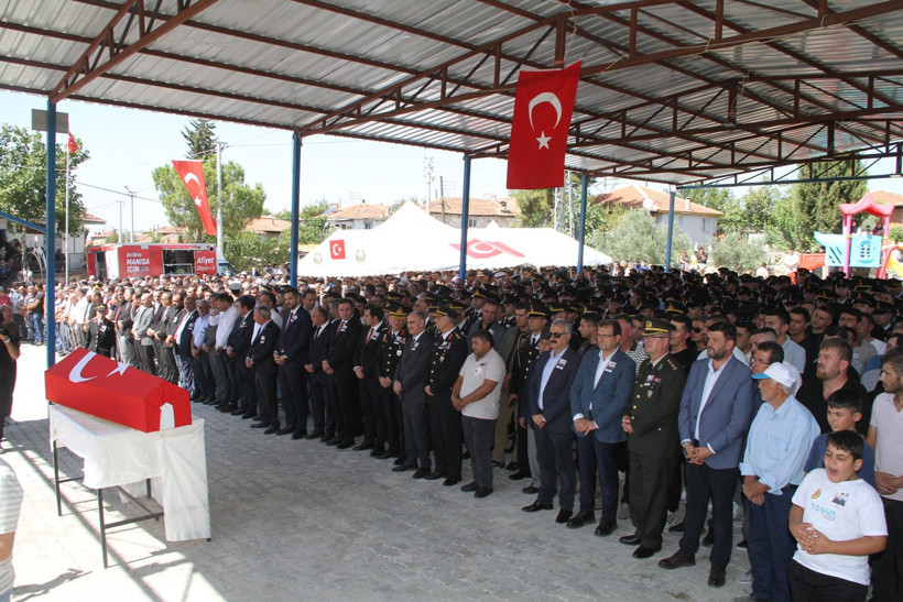Baba Olmasına İki Gün Kala Şehit Düşen Çavuşa Acı Veda, Tabutun Başında Gözyaşı Sel Oldu - Resim : 1