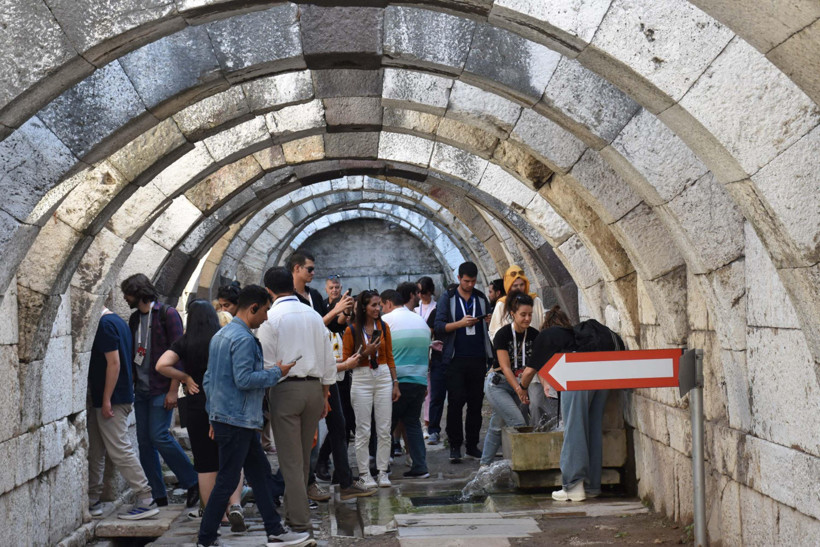 İzmir’de Heyecanlandıran Keşif! 1800 Yıllık, 110 Santimetre Boyunda… Kimliği Hakkında 3 Farklı Teori Var - Resim : 3