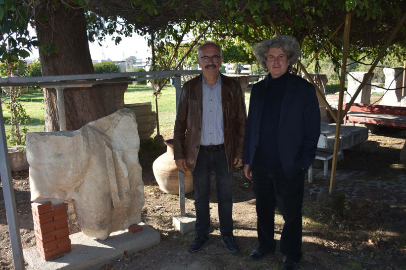 İzmir’de Heyecanlandıran Keşif! 1800 Yıllık, 110 Santimetre Boyunda… Kimliği Hakkında 3 Farklı Teori Var - Resim : 2