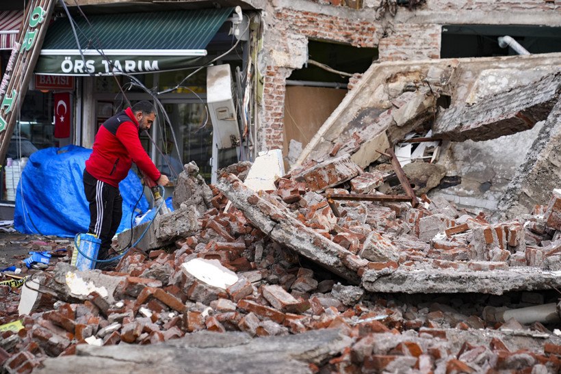 Deprem Fırtınasının Esir Aldığı Sındırgı İçin Flaş Karar - Resim : 2