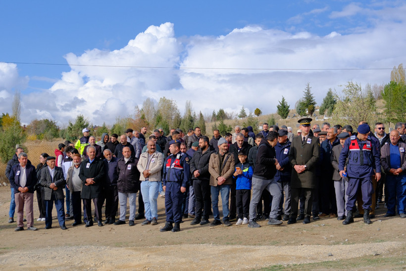 Türkiye Uçak Kazasında Şehit Düşen 20 Vatan Evladını Sonsuzluğa Uğurluyor - Resim : 3
