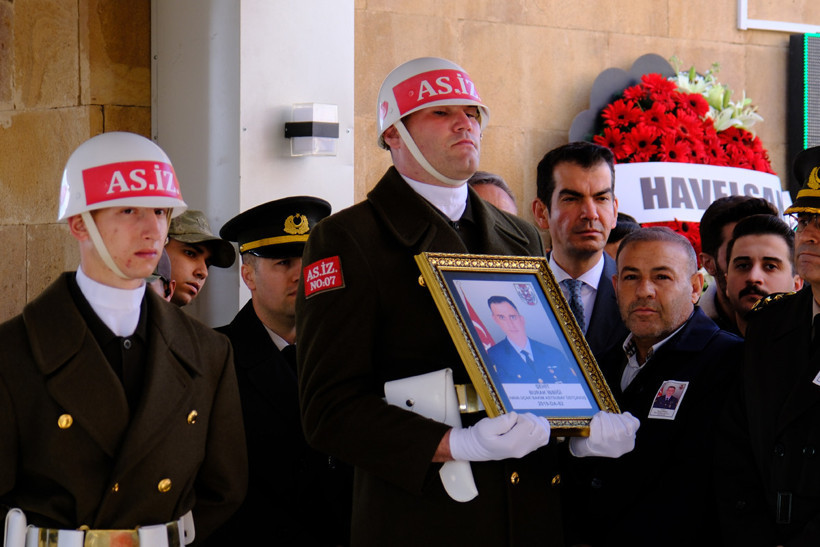 Türkiye Uçak Kazasında Şehit Düşen 20 Vatan Evladını Sonsuzluğa Uğurluyor - Resim : 1