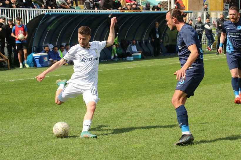 Sokak Ortasında Korkunç Saldırı! Futbolcuyu Silahla Vurdular - Resim : 1