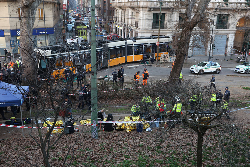 Milano'da Tramvay Raydan Çıktı: Ölü ve Yaralılar Var - Resim : 1