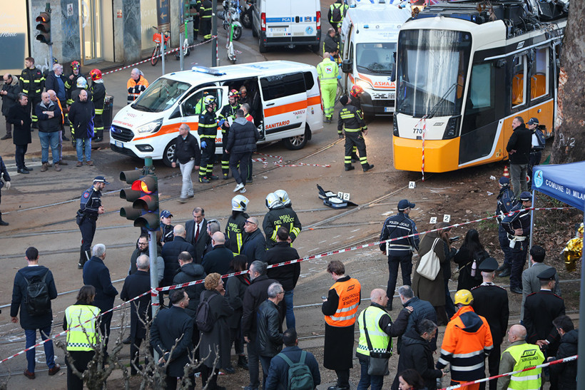 Milano'da Tramvay Raydan Çıktı: Ölü ve Yaralılar Var - Resim : 2