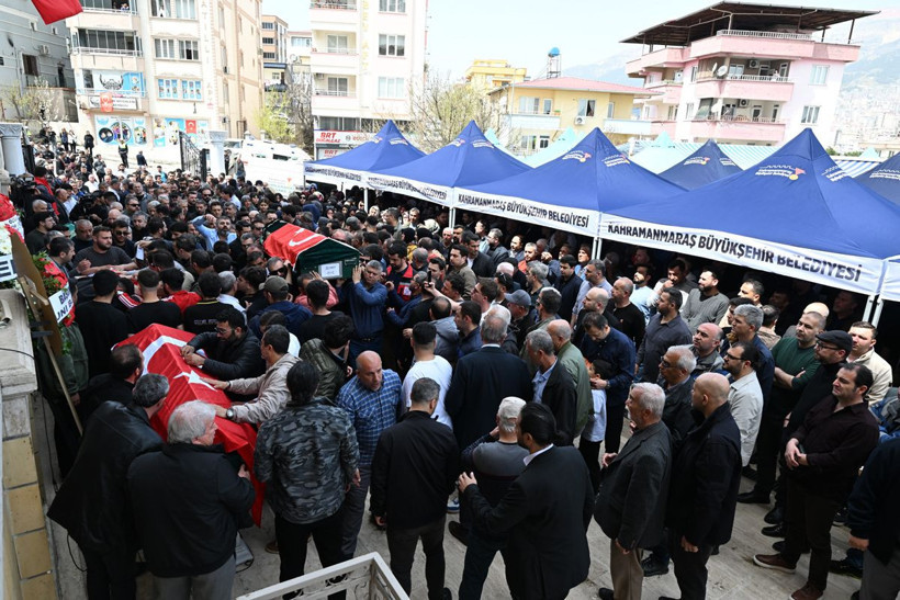 11 Yaşında 8 Fidan... Türkiye Okul Baskınında Ölen Yavrularını Uğurladı - Resim: 10