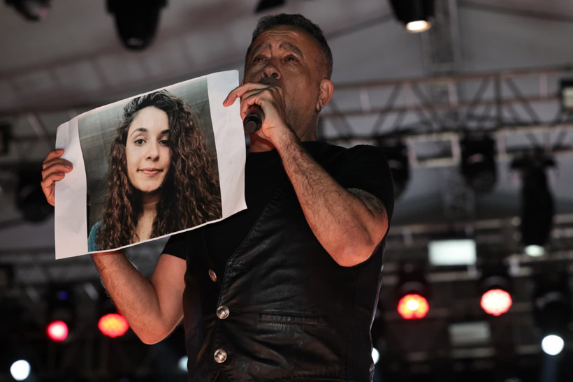 Haluk Levent Gülistan Doku'yu Unutmadı! Konserde Fotoğrafını Açtı - Resim : 1