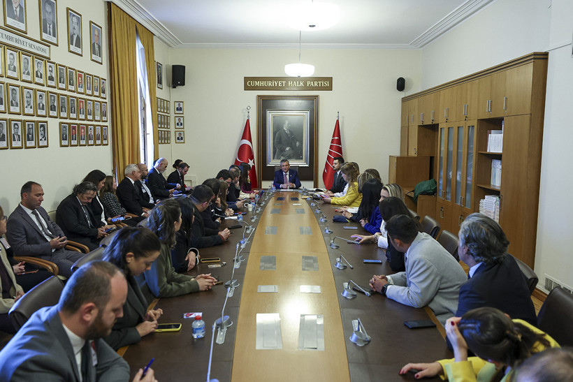 Özgür Özel: Yeni Parti Felaket Senaryoları İçin Hazırda, Kasımda Seçim Desinler İlk Oyu Ben Veririm - Resim : 3