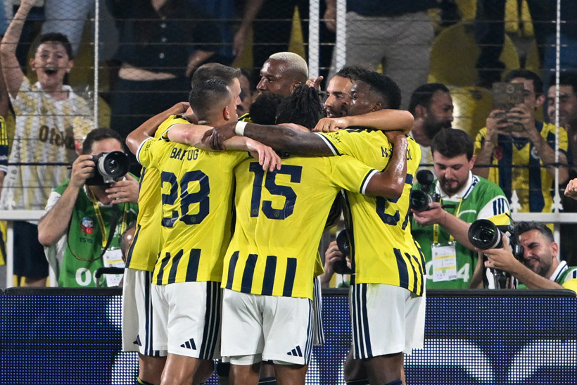 Sturm Graz Maçı Öncesi Flaş Gelişme, Fenerbahçe UEFA Kadrosunu Değiştirdi - Resim : 1