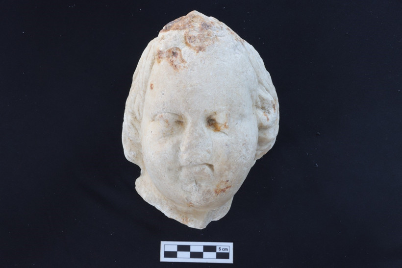Karadeniz’in Efes’inde 1700 Yıllık İhtişam: 105 Metrekarelik Mozaik ve Eros Başı Bulundu - Resim : 4