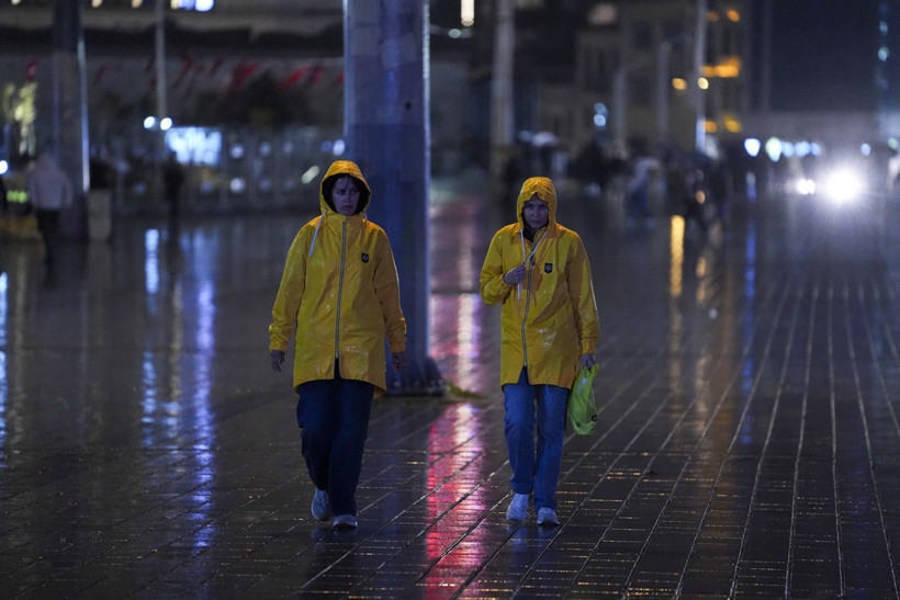 Yurt Genelinde Sağanak Alarmı! Meteoroloji 15 İl İçin Sarı Kodlu Uyarı - Resim : 1