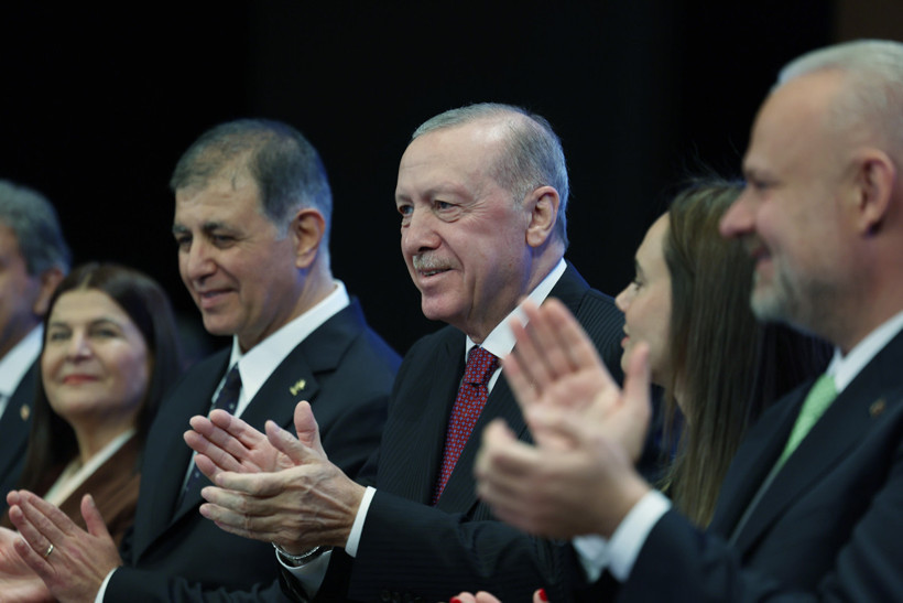 İzmir Siyasetinde Tarihi Dönüm Noktası: Cemil Tugay Resmen AK Parti'ye Geçti - Resim : 2
