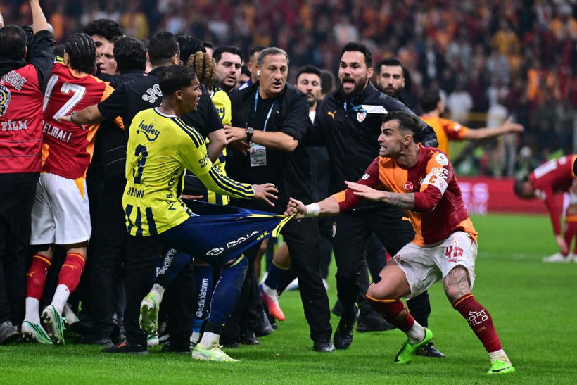 Galatasaray-Fenerbahçe Derbisi Dünya Basınında! Skor Gölgeye Düştü, Kavga Manşetlere Taşındı: 'Utanç Verici' - Resim : 1