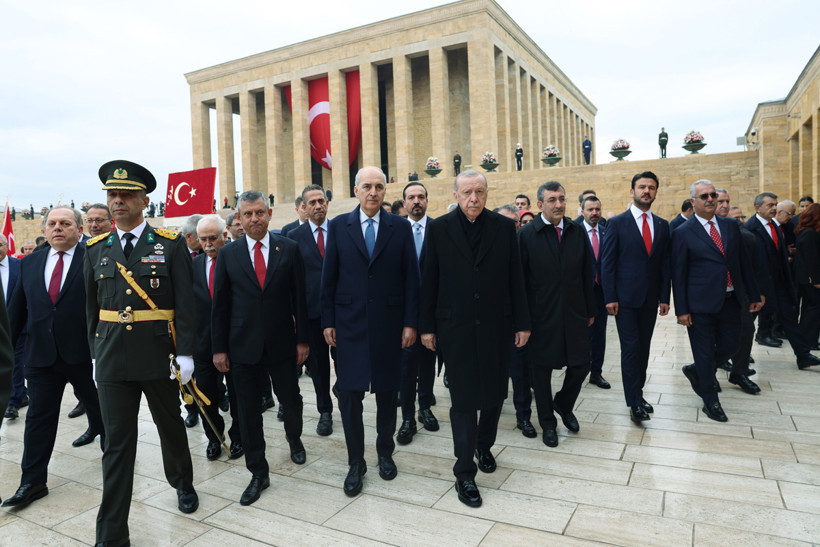 Devletin Zirvesi Anıtkabir’de: 'Türkiye Yüzyılı Hedefine Kararlılıkla Yürüyoruz' - Resim : 1