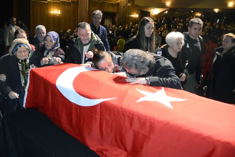 Ödüllü Keman Sanatçısına Acı Veda! Laçin Akyol Gözyaşlarıyla Son Yolculuğuna Uğurlandı - Resim : 2