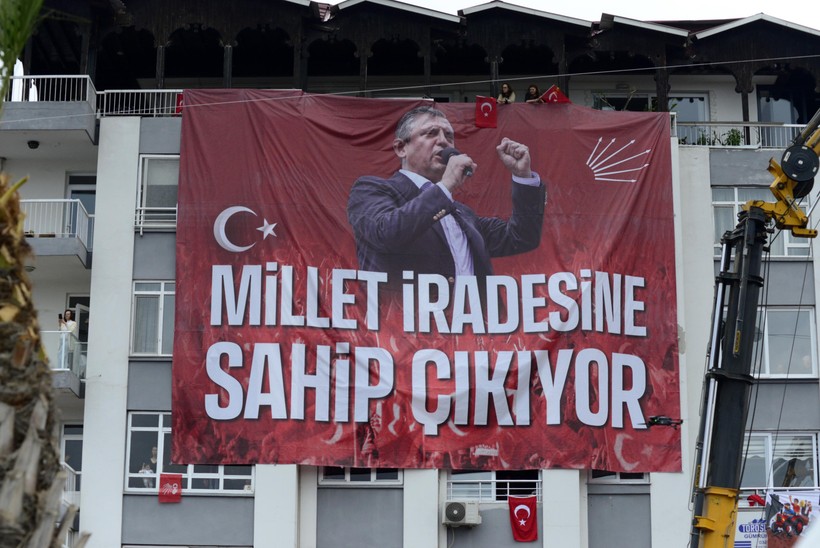 Özgür Özel'den Cumhurbaşkanına 'Düello' Çağrısı: Eğer İmamoğlu Suçlu Çıkarsa Siyaseti Bırakıyorum - Resim : 5