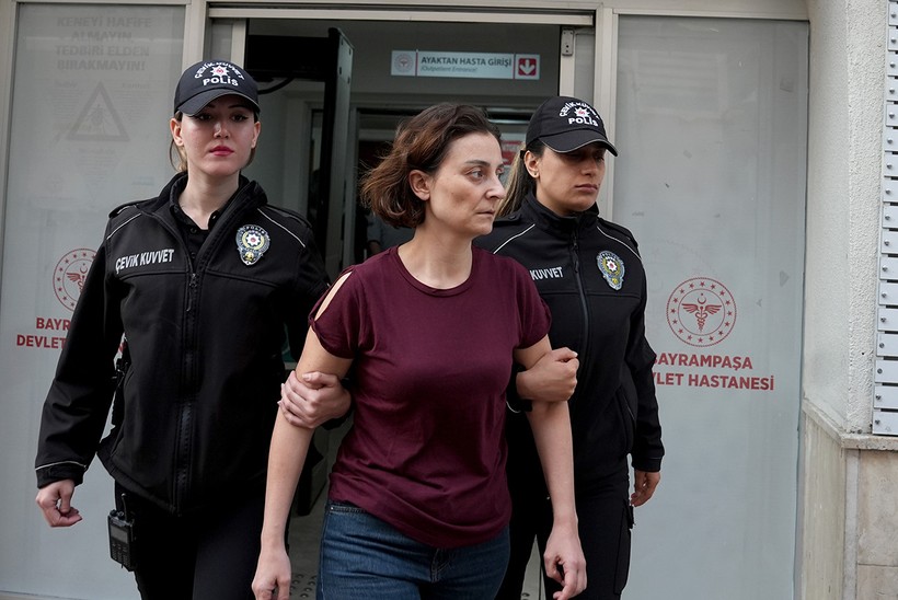 İBB Soruşturmasında Belediye Başkanlarını Sıraya Dizip Görüntüleri Servis Ettiler! AKP'li Şamil Tayyar, O Anlara Sessiz Kalamadı: 'YAKIŞMADI' - Resim : 4