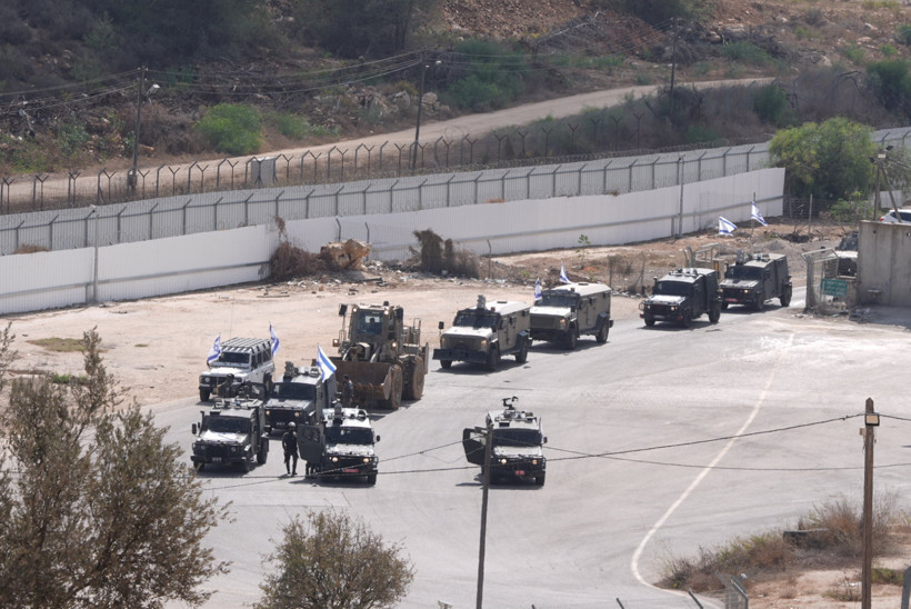 Esir Takasını Gölgeleyen İsrail Saldırısı! Filistinlilere Hem Ses Bombası Hem Gazla Müdahale Ettiler - Resim : 2