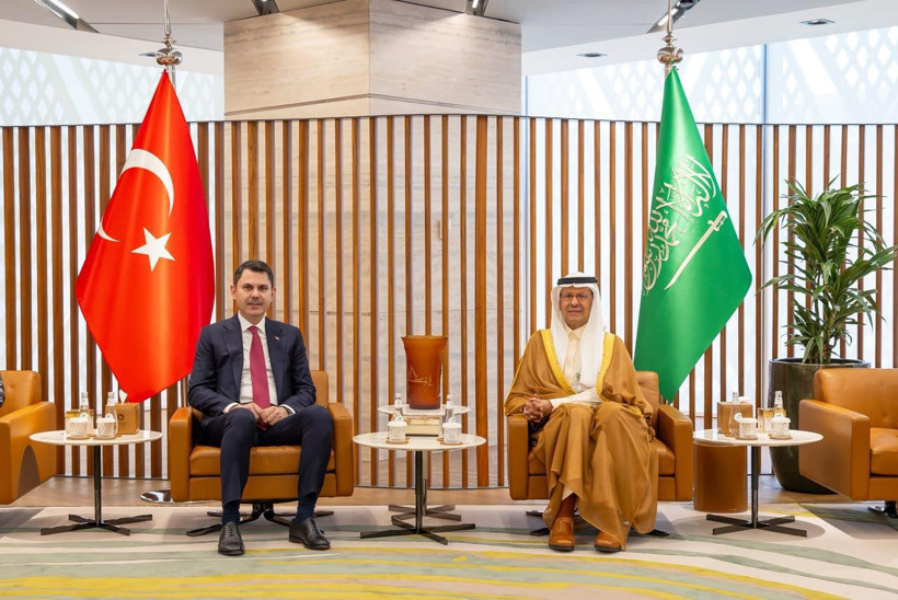 Bakan Kurum Riyad’da İmzaladı: Hayat Mekke Projesi'nde Yabancı Satışına Onay Çıktı - Resim : 1
