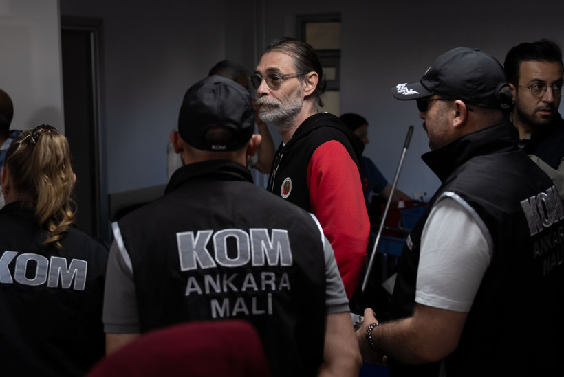 Etimesgut Belediyesi’ne Operasyon: Erdal Beşikçioğlu Dahil Çok Sayıda Gözaltı - Resim : 1