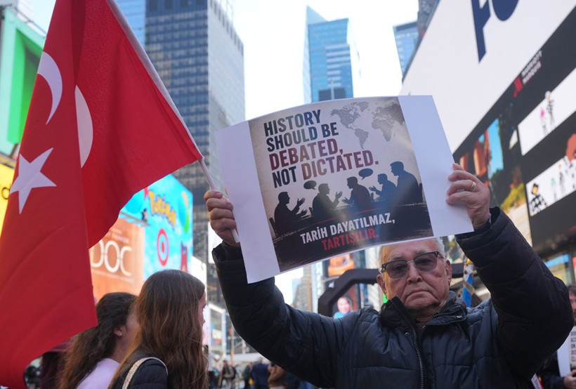 Times Meydanı’nda Mamdani'ye 'Karabağ' Protestosu: 'Gerçekleri Çarpıtmayın' - Resim: 9
