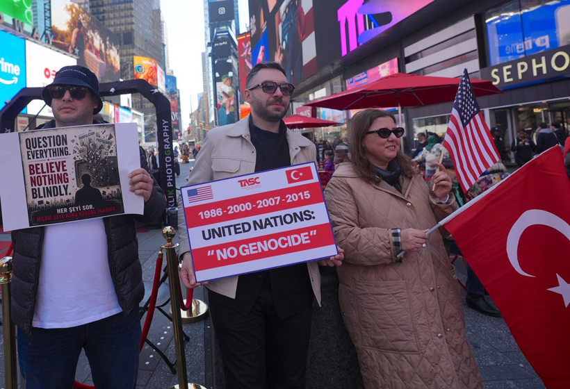 Times Meydanı’nda Mamdani'ye 'Karabağ' Protestosu: 'Gerçekleri Çarpıtmayın' - Resim: 6