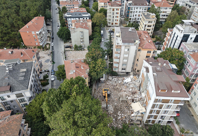 İstanbul'da Depreme Karşı Yüzyılın Dönüşümü: 300 Metrelik Sokakta 13 Bina Aynı Anda Yıkılıyor - Resim : 2