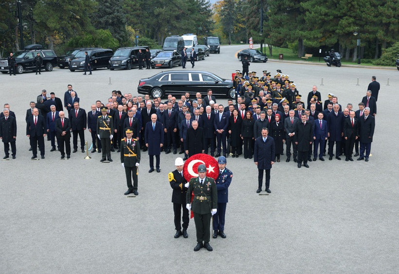 Devletin Zirvesi Anıtkabir’de: 'Türkiye Yüzyılı Hedefine Kararlılıkla Yürüyoruz' - Resim : 3