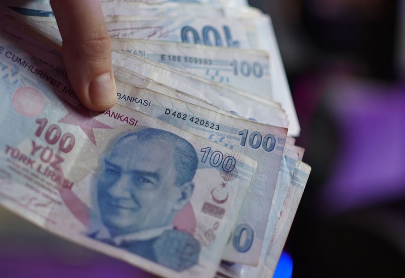 Türkiye’nin Yoksulluk Karnesi! TÜİK, Şehir Şehir Genç Yaşlı Demeden Tek Tek Açıkladı: Bu Koşullardan 7 Tanesini Tutturamayanlar… - Resim: 10
