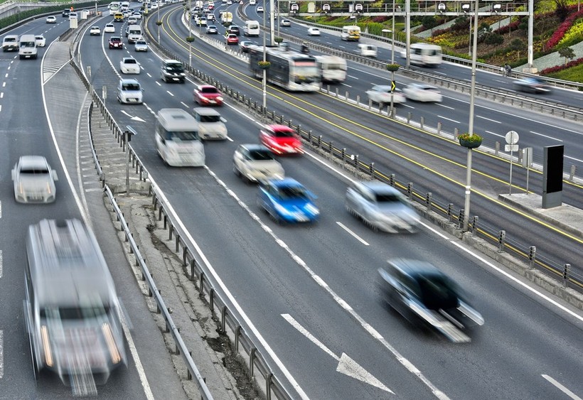 Trafikte Yeni Düzenleme! Bunu Yapanın Ehliyetine El Konulacak: Yasa Teklifi Meclis’te - Resim: 1
