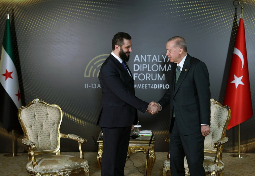 Antalya'da Kritik Temas! Cumhurbaşkanı Erdoğan, Suriye Lideri Şara ile Görüştü - Resim : 1