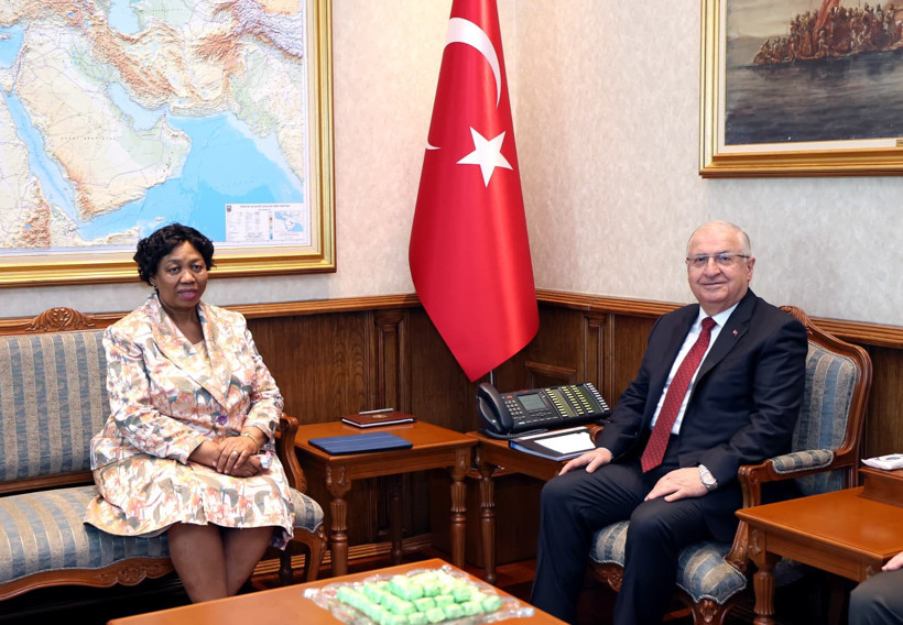 Ankara'da Savunma Zirvesi: Bakan Güler, Güney Afrikalı Mevkidaşı ile Görüştü - Resim : 1