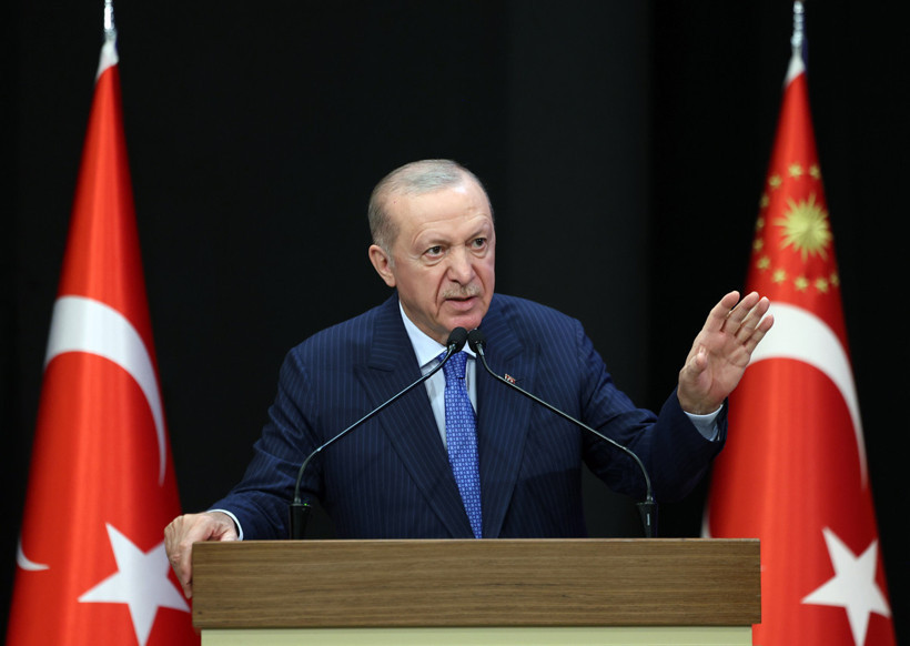 Burcu Köksal Resmen AK Parti'de! Rozetini Cumhurbaşkanı Erdoğan Taktı - Resim : 9