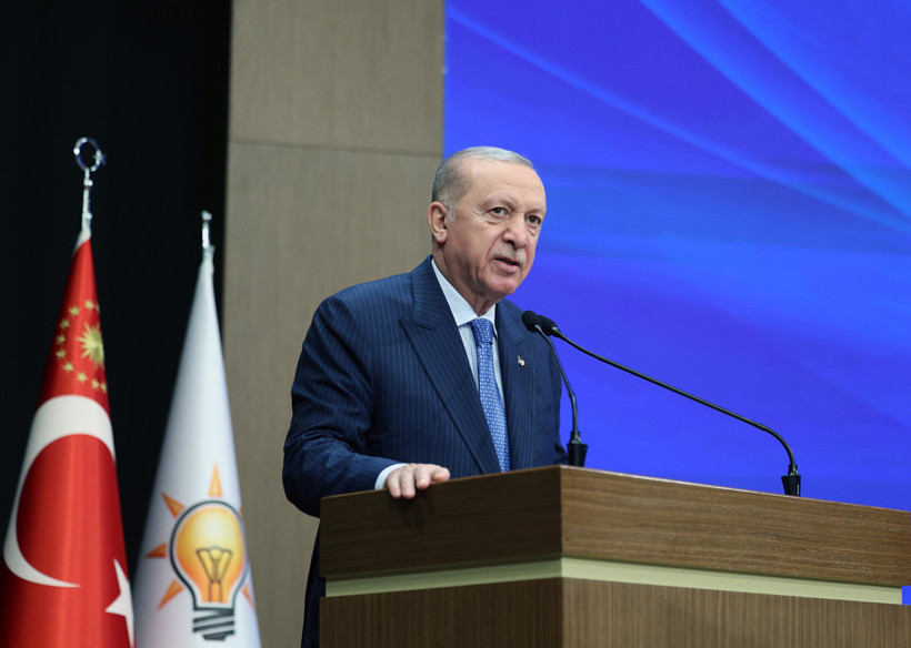 Burcu Köksal Resmen AK Parti'de! Rozetini Cumhurbaşkanı Erdoğan Taktı - Resim : 8