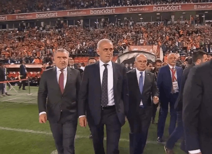 Kupa Törenine Damga Vuran Protesto: TFF Başkanı Hacıosmanoğlu Neye Uğradığını Şaşırdı - Resim : 2