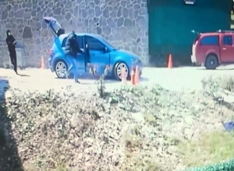 Bungalovda 'Maskeli' Facia! Tatilde Cehennemi Yaşadılar! Her Detayı Korkunç... O Anlar Kamerada - Resim : 3