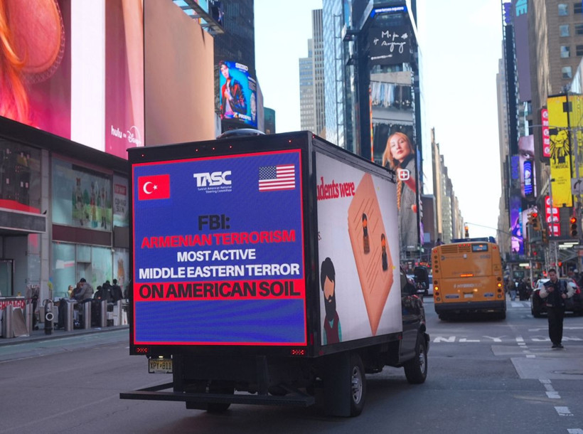Times Meydanı’nda Mamdani'ye 'Karabağ' Protestosu: 'Gerçekleri Çarpıtmayın' - Resim: 21