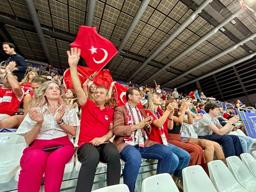 CHP Genel Başkanı Özgür Özel'den Filenin Sultanlarına Teşekkür - Resim : 1