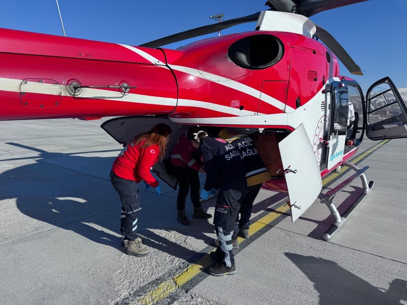 Ambulans Helikopter Hamile Kadın İçin Havalandı - Resim : 1