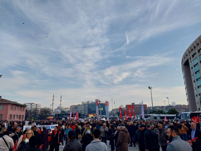 İBB Başkanı İmamoğlu İfade Verdi... Desteğe Gelenlere Polis Müdahalesi - Resim : 2