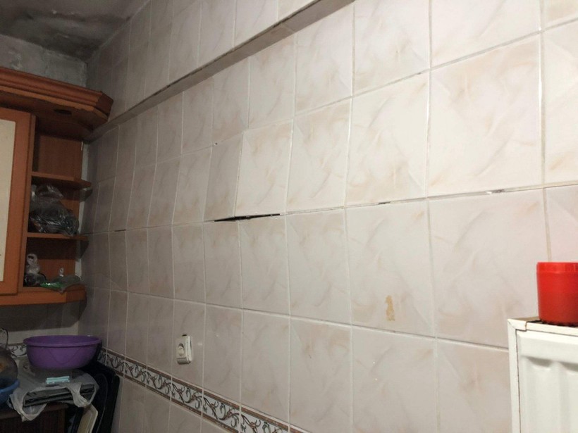 İstanbul'da 6 Katlı Binada Büyük Korku: Çatlaklar Oluştu, Sallanmaya Başladı - Resim : 1