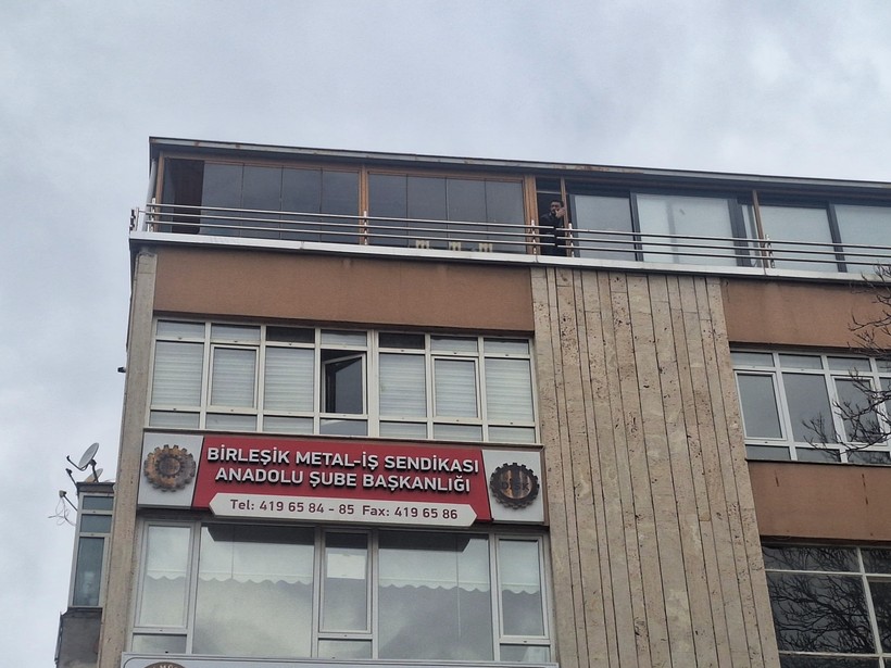Ankara'da Sendika Binasında Kan Aktı: Şube Başkanı, Sekreterini Öldürüp İntihar Etti - Resim : 1