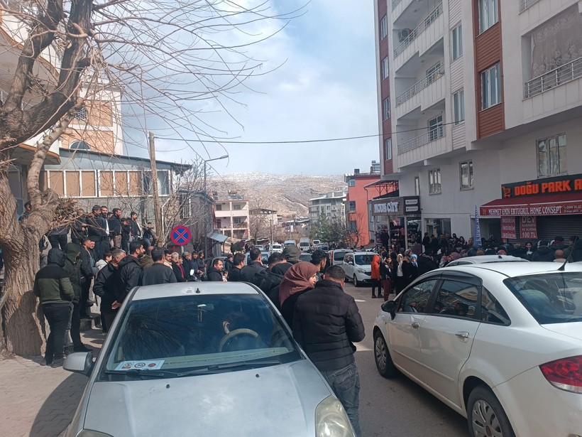 100 Liraya Ürün Almak İçin Birbirlerini Ezdiler - Resim : 1