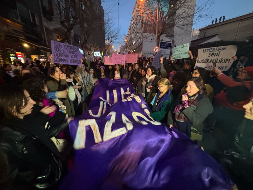 8 Mart Dünya Emekçi Kadınlar Günü Bu Yıl da Yasak! Binlerce Kadın 'Feminist Gece Yürüyüşü'nde - Resim : 5