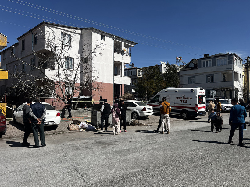 Kayseri'den Kahreden Haber! Anne ve İki Çocuğu Sobadan Zehirlenerek Öldü - Resim : 1