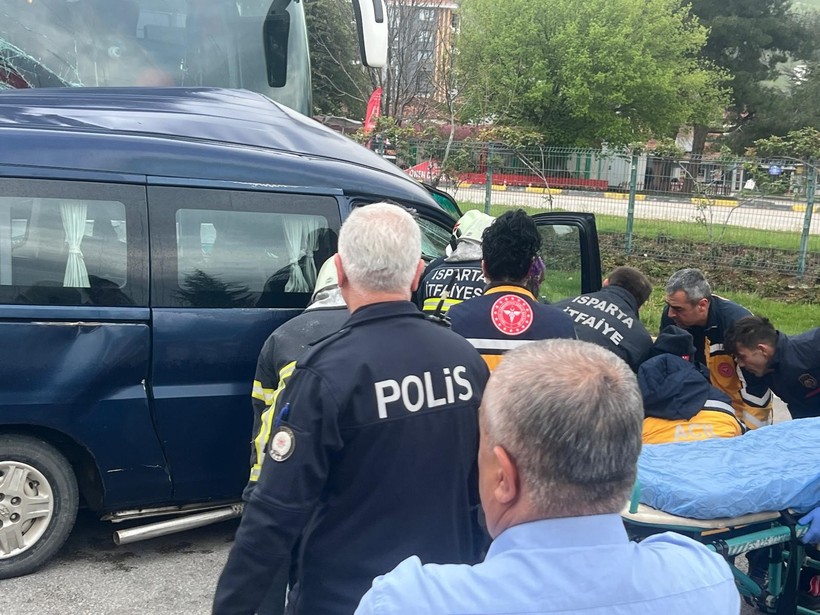Isparta'da Feci Kaza, 1 Ölü 2 Yaralı - Resim : 1