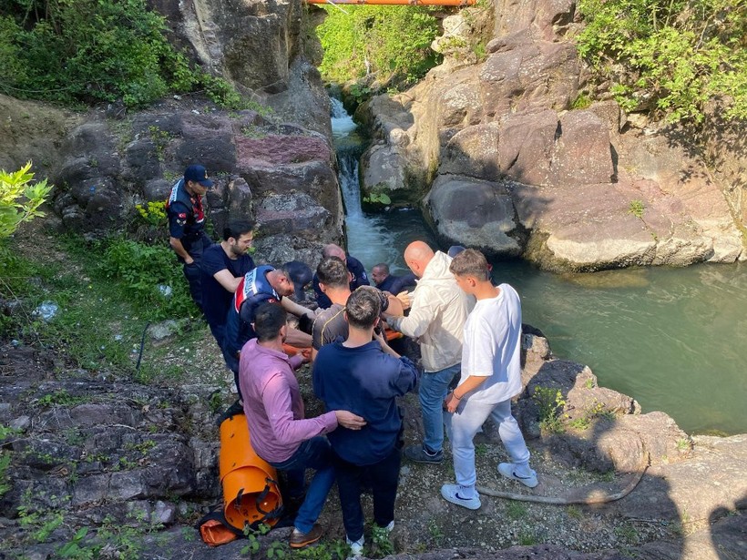Kocaeli’de Acı Olay! 16 Yaşındaki Çocuk Feci Şekilde Can Verdi - Resim : 1