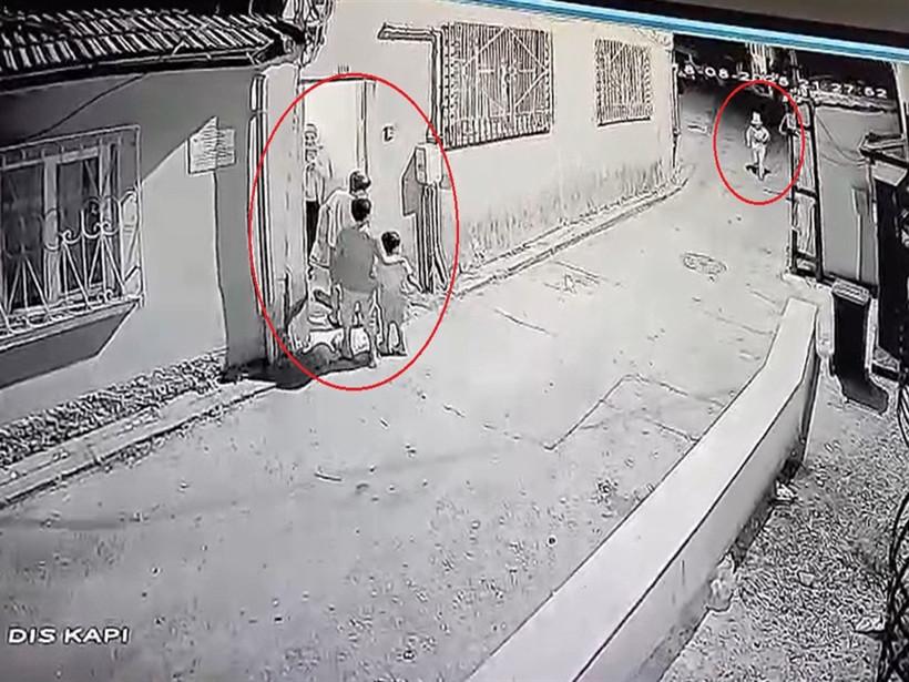 Bursa'da Korku Filmlerini Aratmayan Görüntüler! Bir Anda Ortaya Çıkan Palyaço Panik Yarattı - Resim : 2