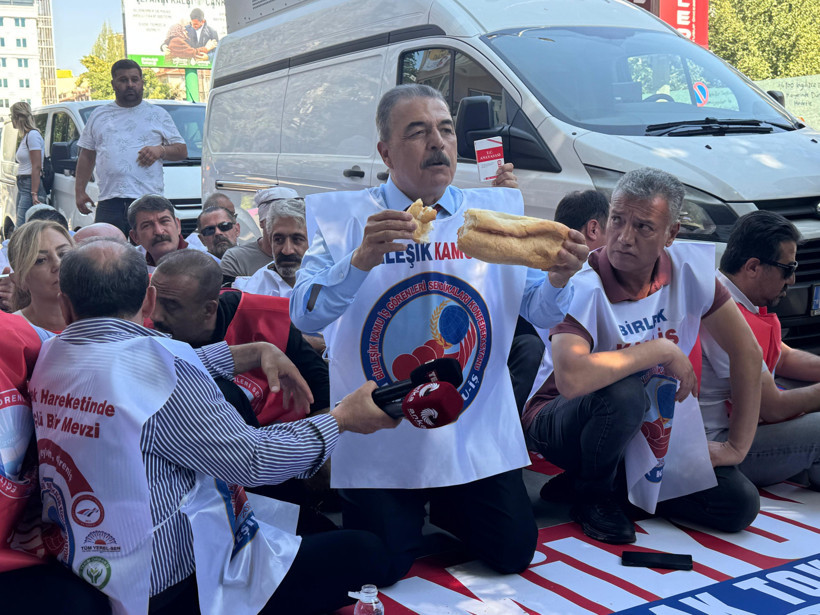 Memurların Yürüyüşüne Polis Engeli, Sendika Genel Merkezi Polis Ablukası Altında - Resim : 1